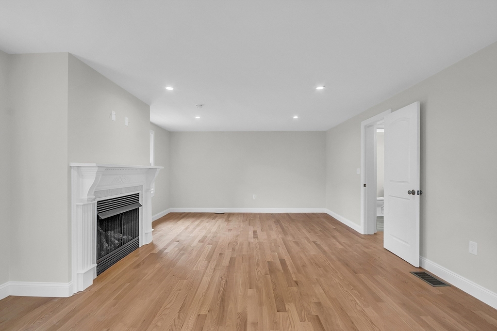 21 Loomis Street # 21