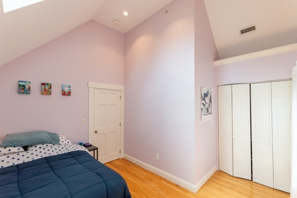 28 Holyoke Rd # 3