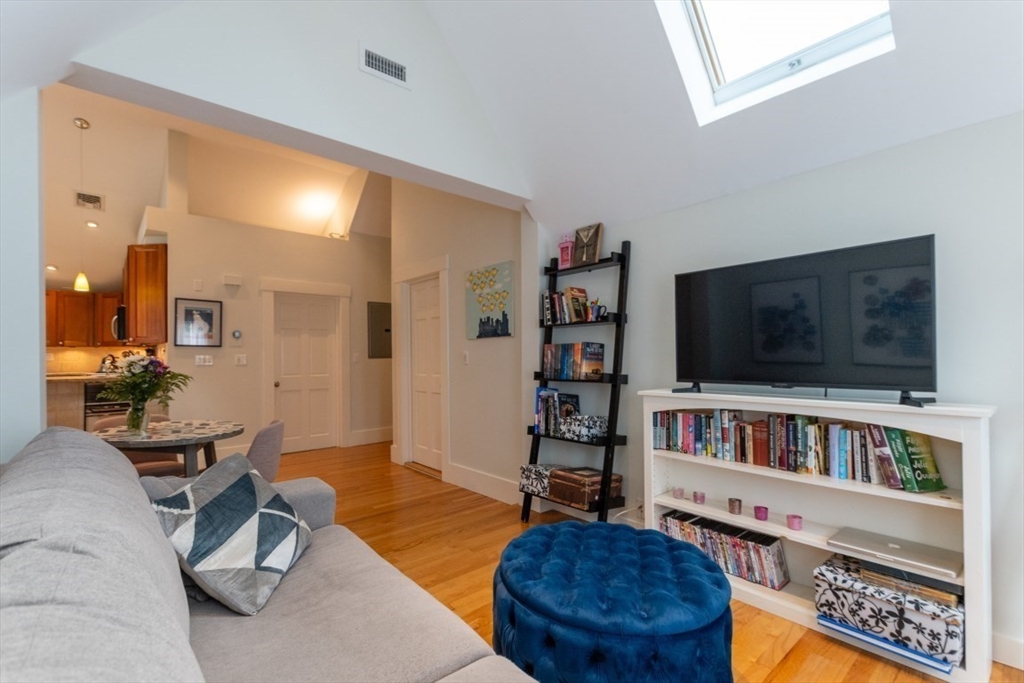28 Holyoke Rd # 3