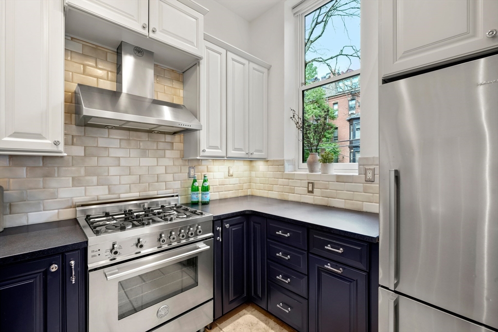 365 Marlborough St # 2