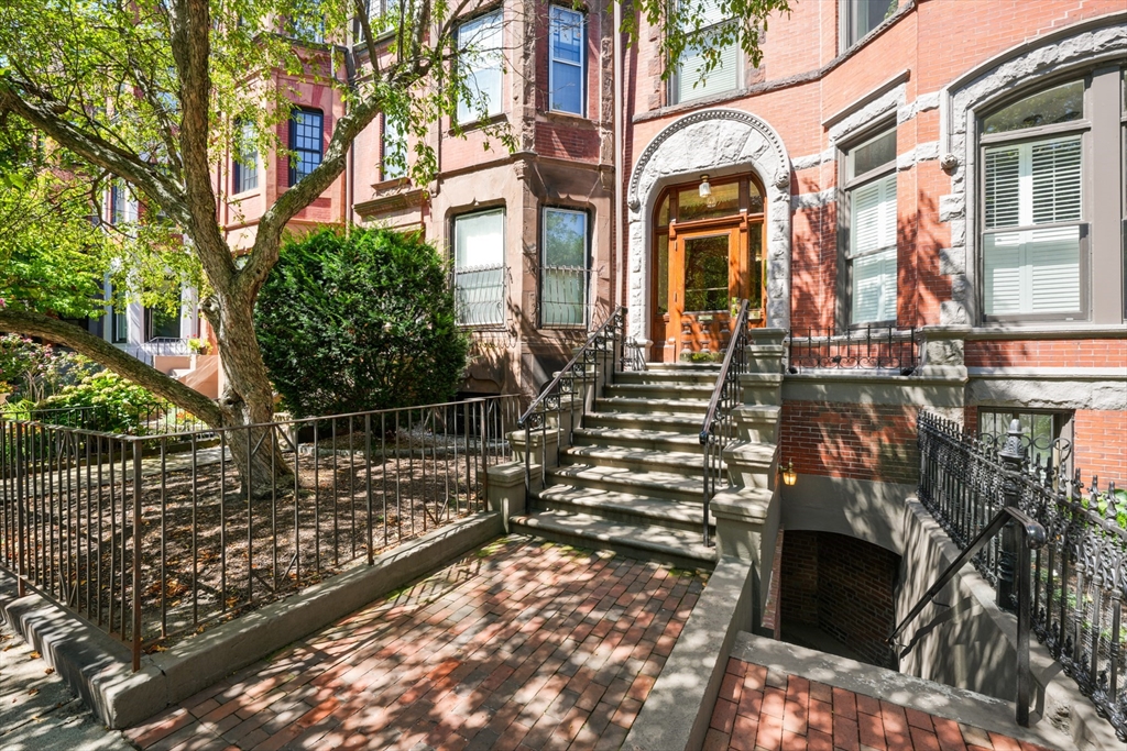 365 Marlborough St # 2