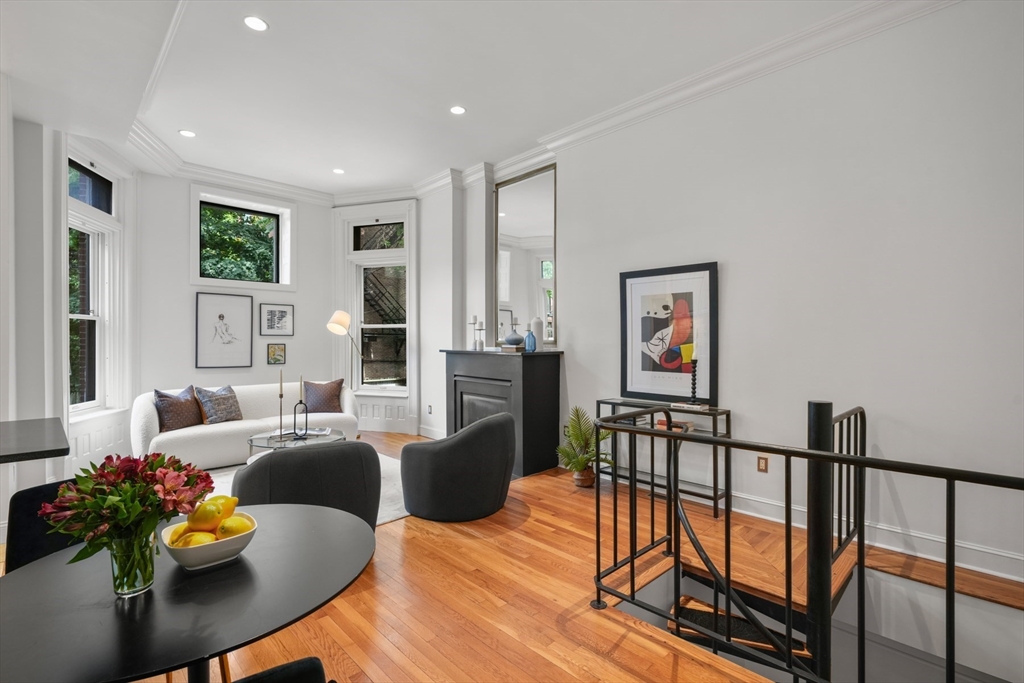 365 Marlborough St # 2