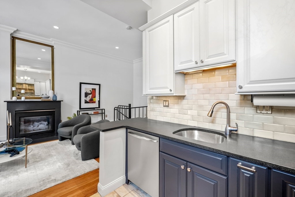 365 Marlborough St # 2