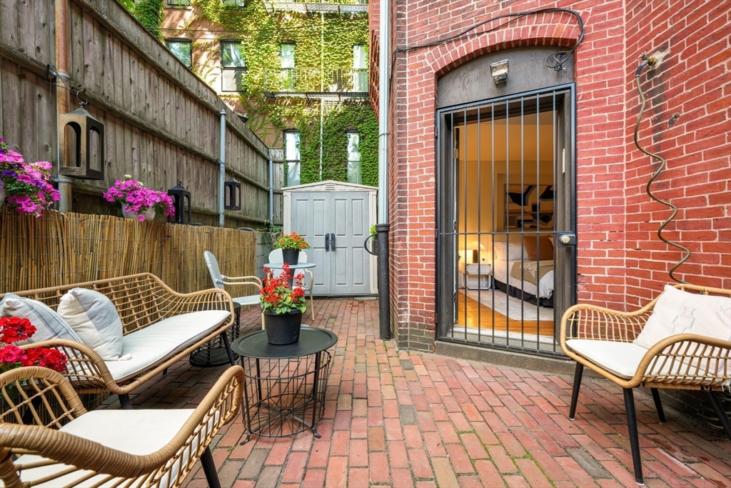 365 Marlborough St # 2