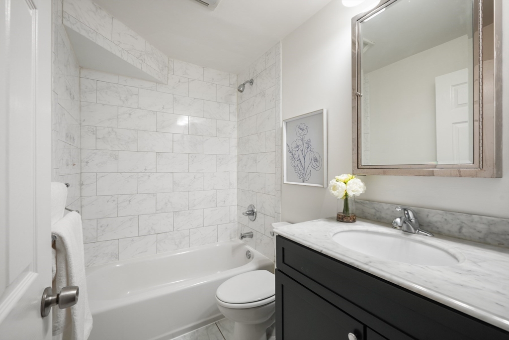 365 Marlborough St # 2