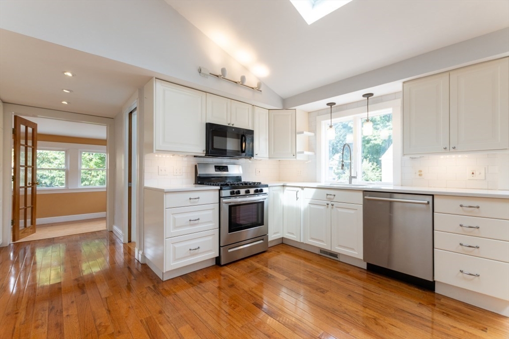 215 Norfolk St # 4
