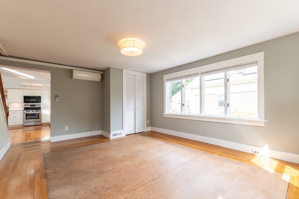 215 Norfolk St # 4