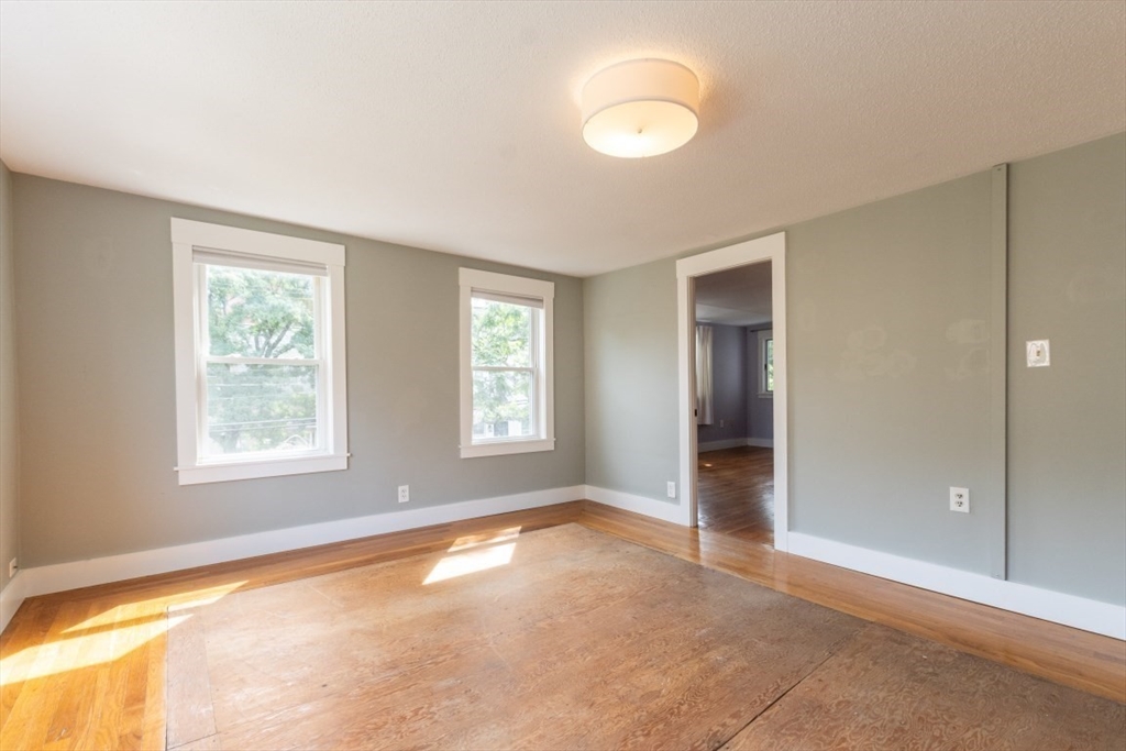 215 Norfolk St # 4