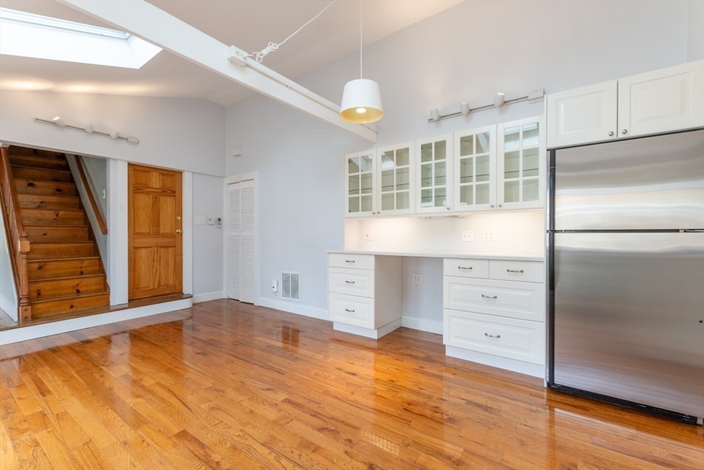 215 Norfolk St # 4