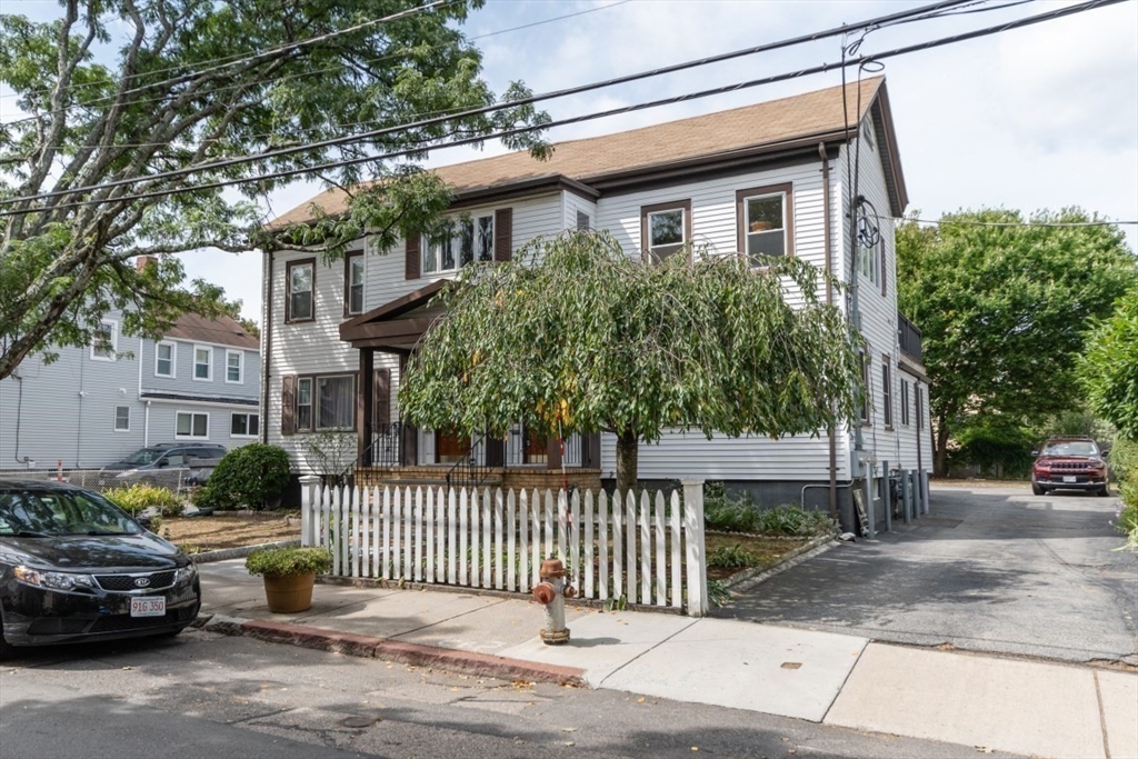 215 Norfolk St # 4