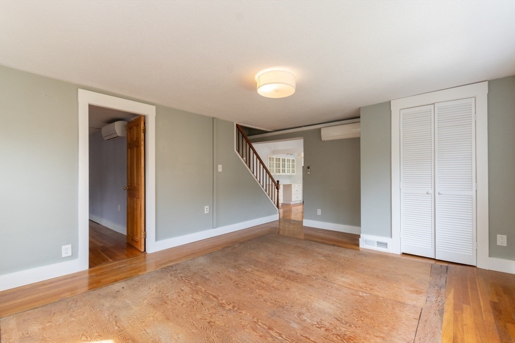 215 Norfolk St # 4