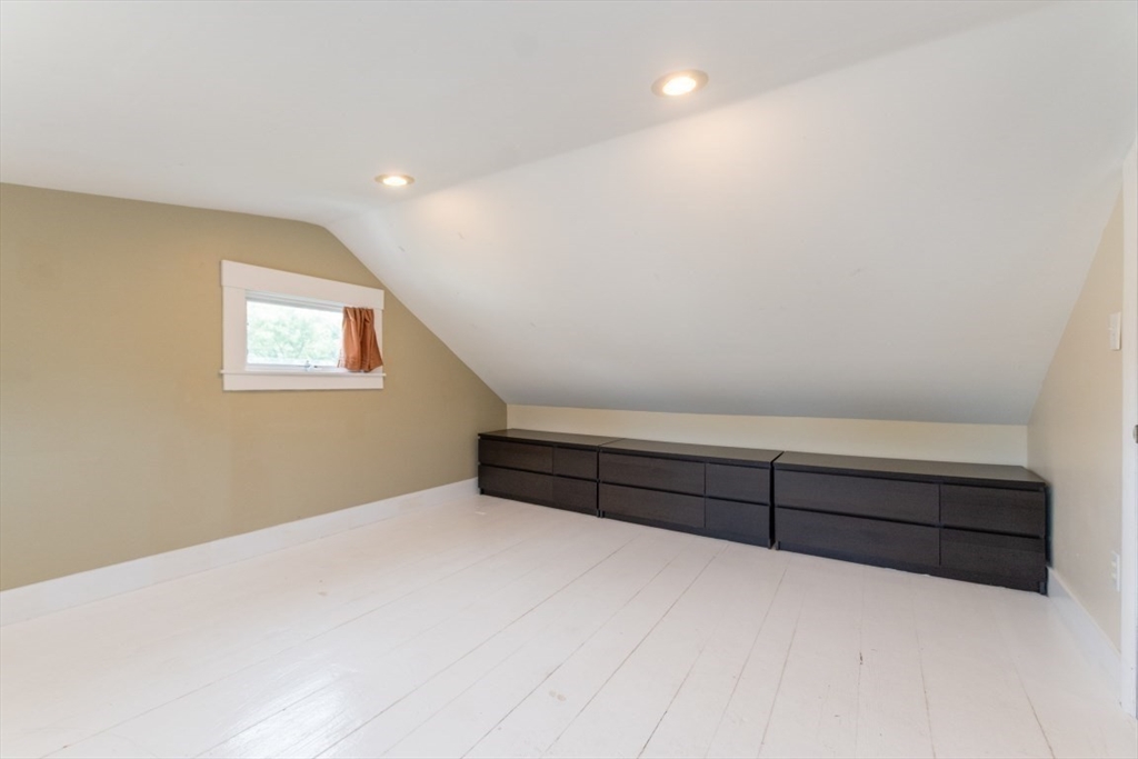 215 Norfolk St # 4