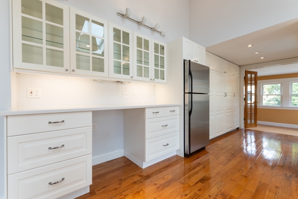 215 Norfolk St # 4