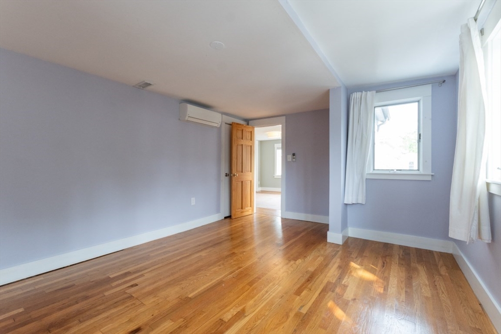 215 Norfolk St # 4