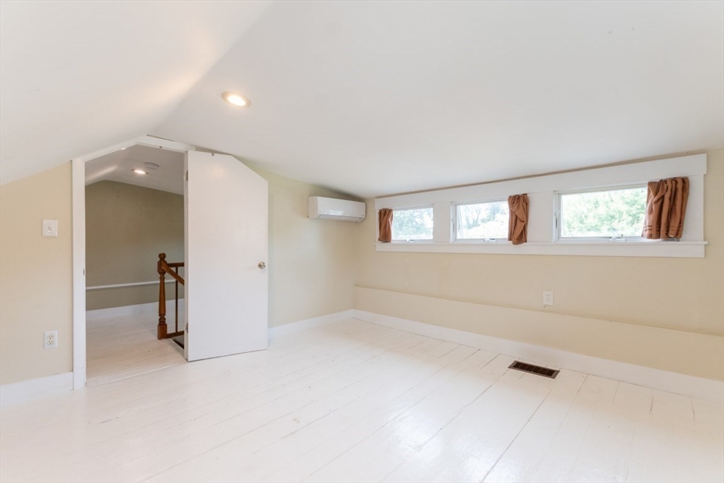 215 Norfolk St # 4