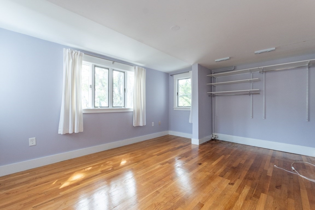 215 Norfolk St # 4