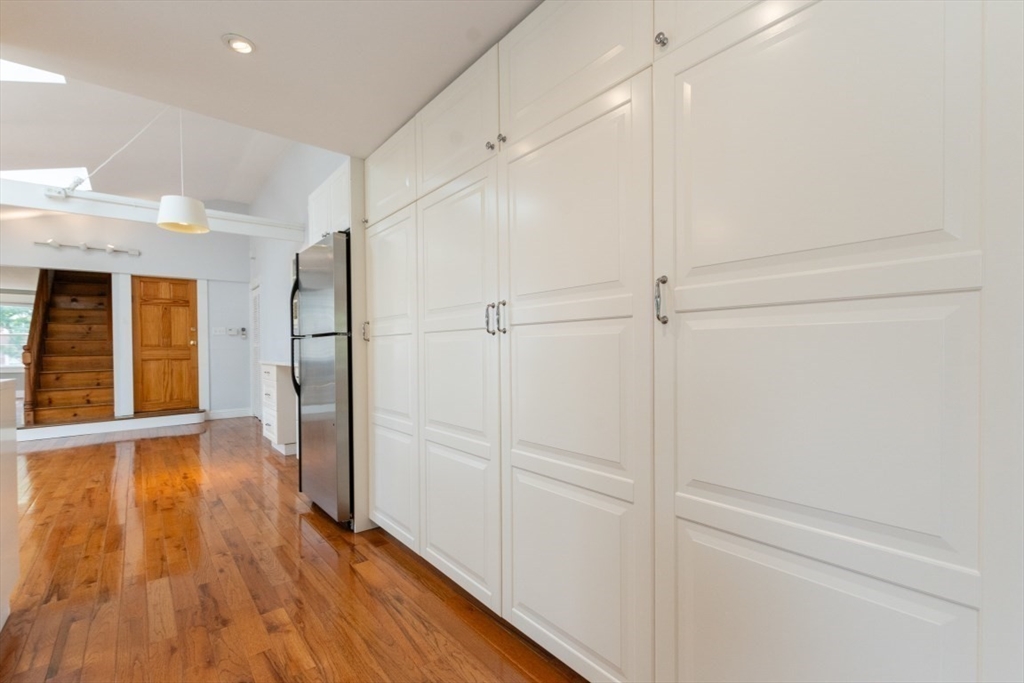 215 Norfolk St # 4
