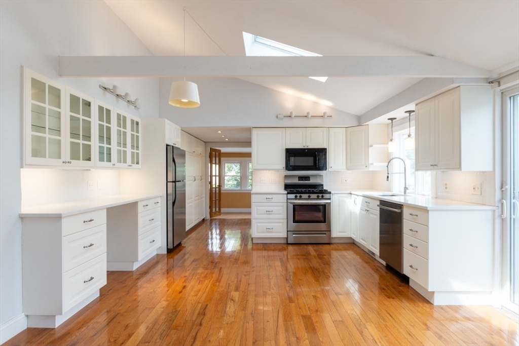215 Norfolk St # 4