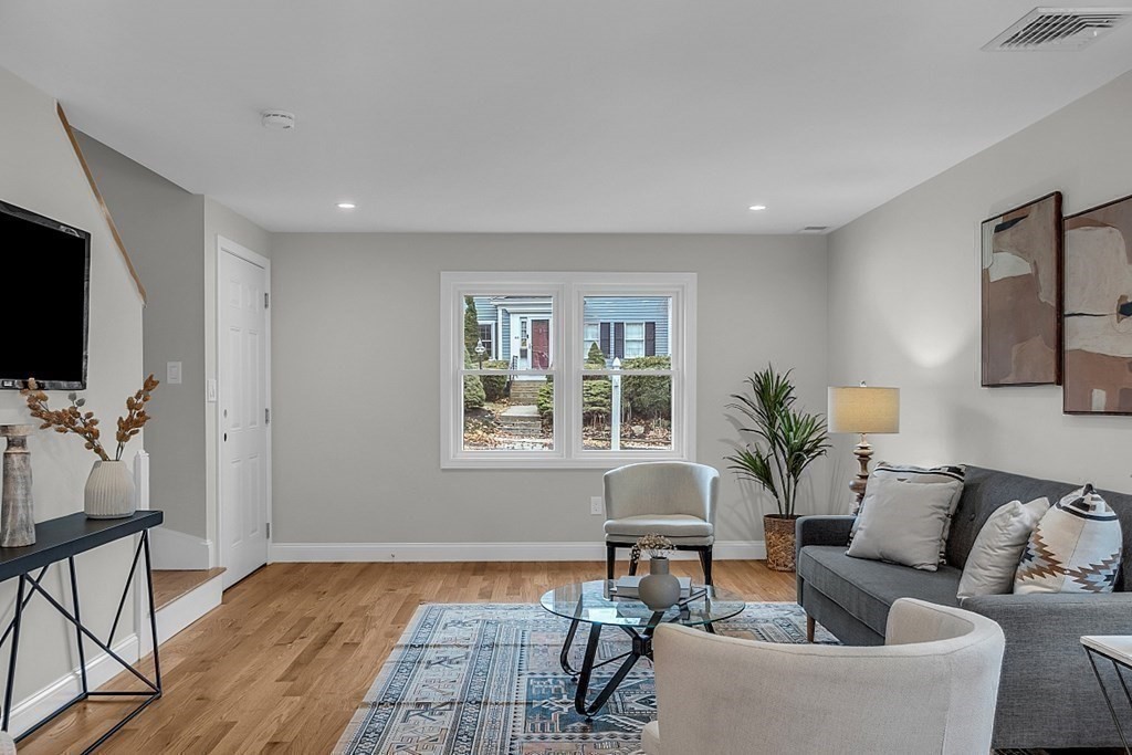 62/64 Elm Street # 64