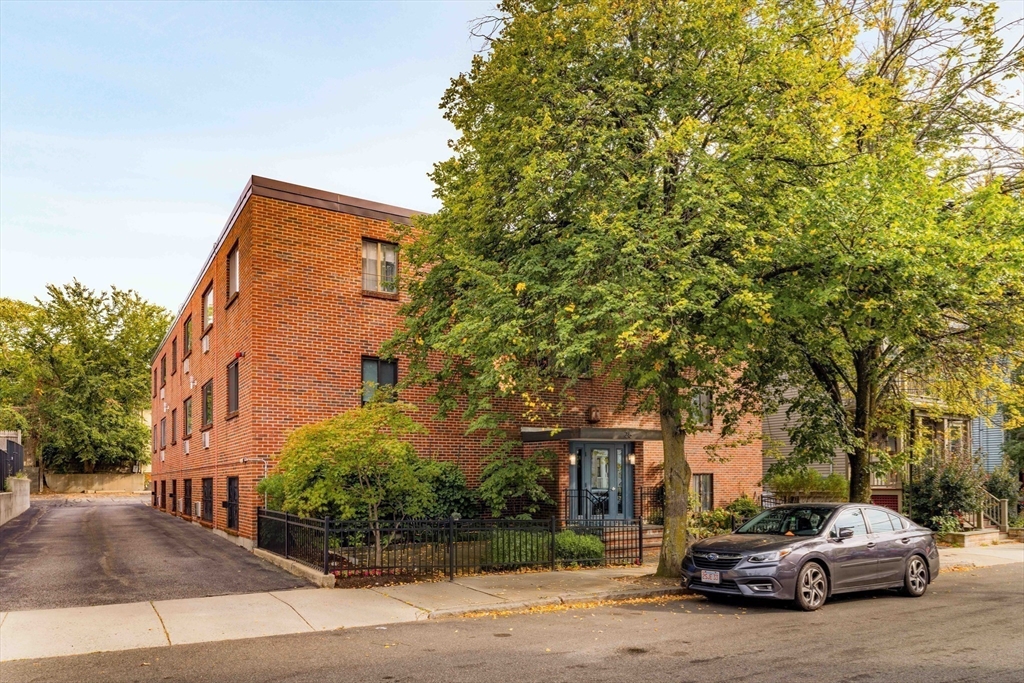 25 Linden Avenue # 23