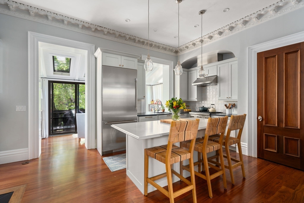 32 Rutland Sq # 1