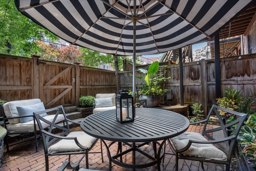 32 Rutland Sq # 1