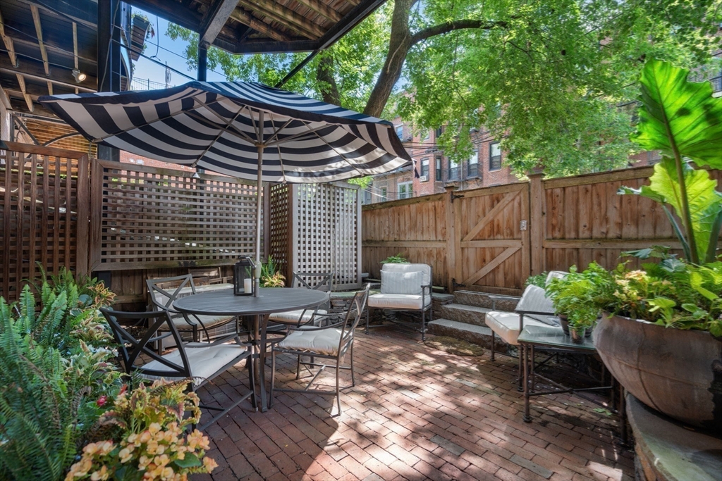 32 Rutland Sq # 1