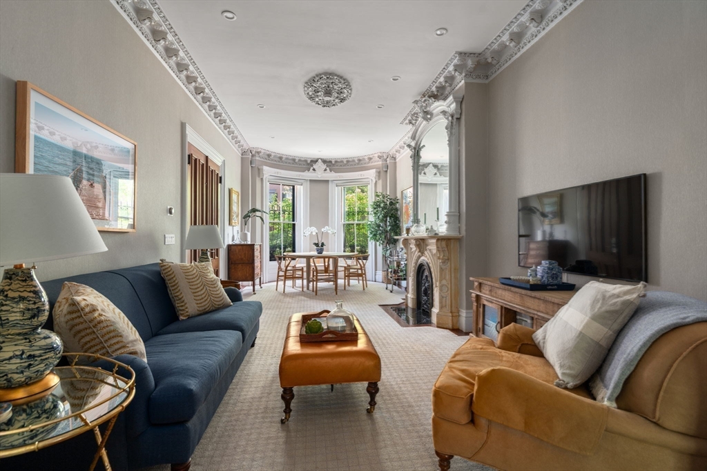 32 Rutland Sq # 1
