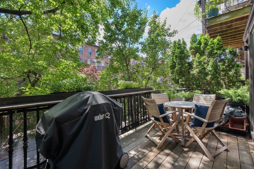 32 Rutland Sq # 1