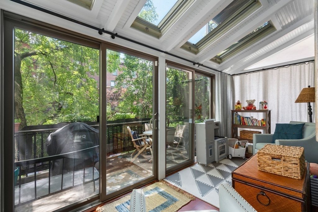 32 Rutland Sq # 1