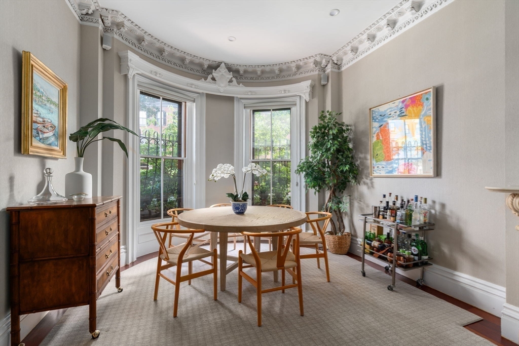 32 Rutland Sq # 1