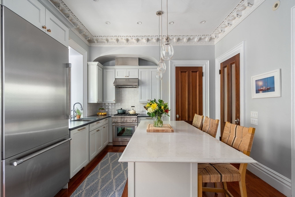 32 Rutland Sq # 1