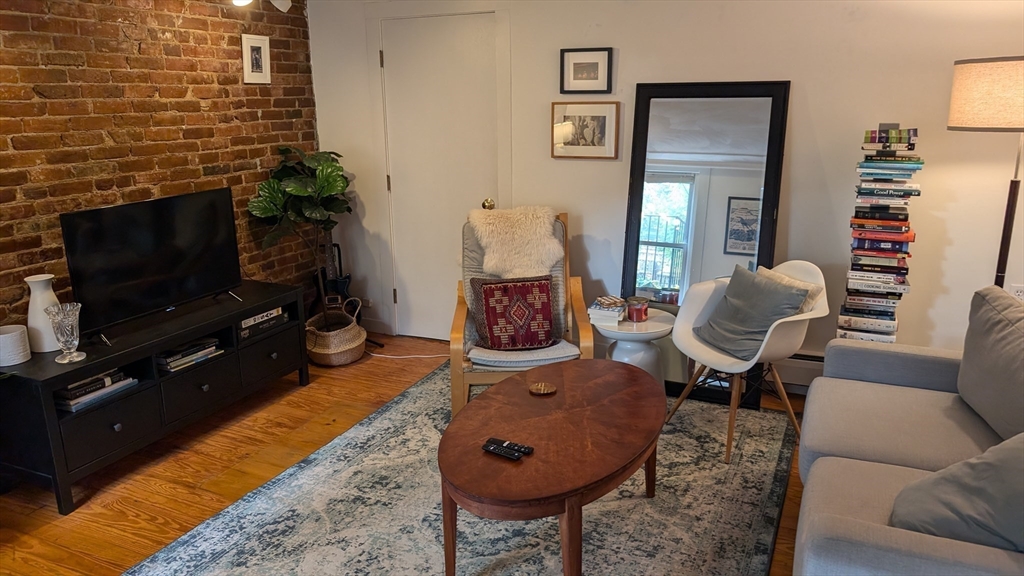 16 Shepard St # G