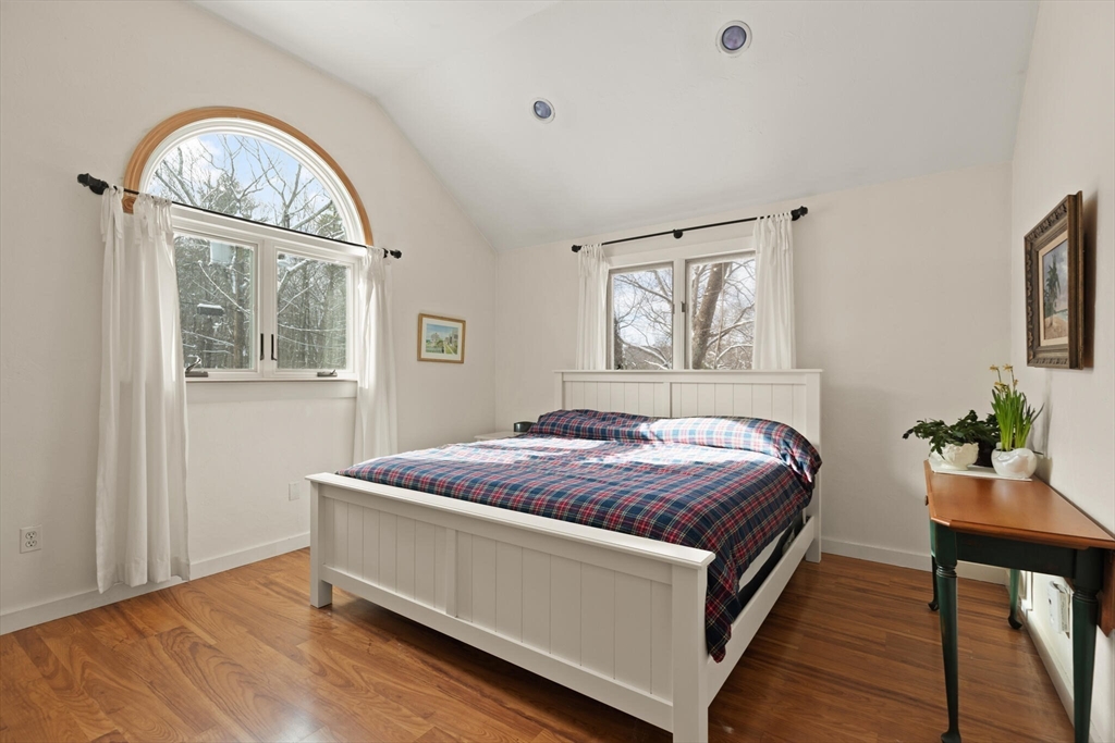 15 Amherst Rd