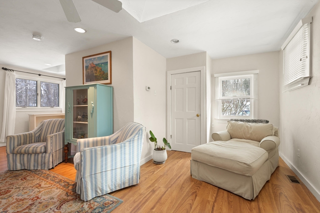 15 Amherst Rd