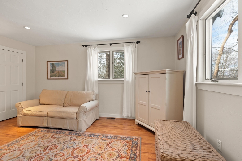 15 Amherst Rd