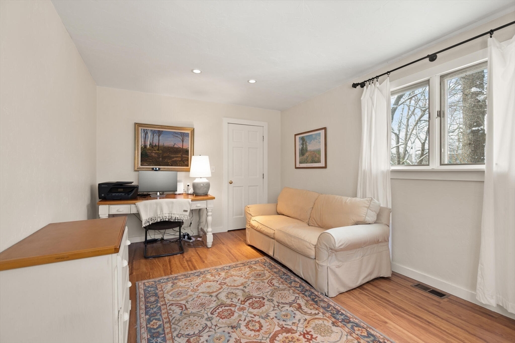 15 Amherst Rd