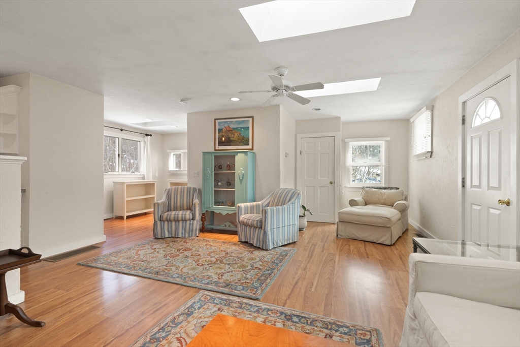 15 Amherst Rd