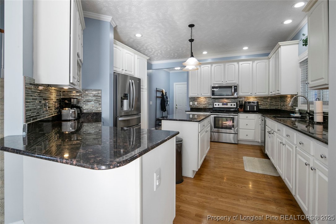 6826 Surrey Road