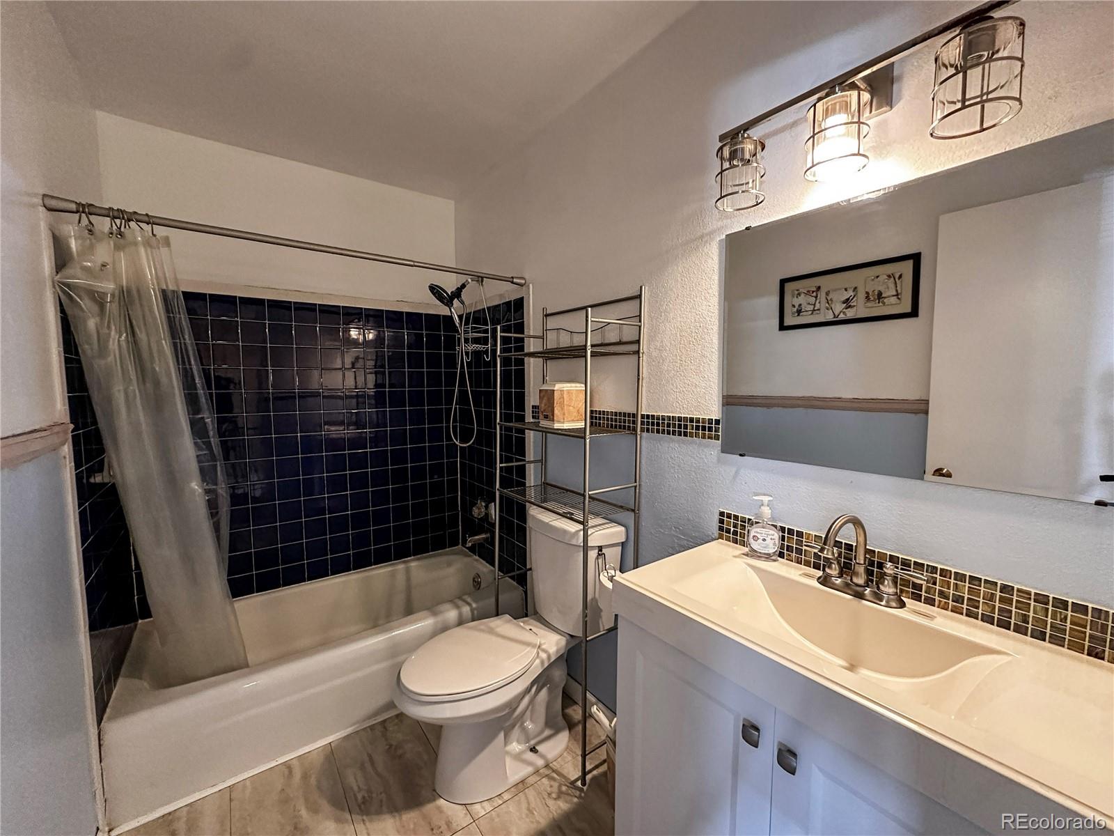 12646 W Virginia Avenue