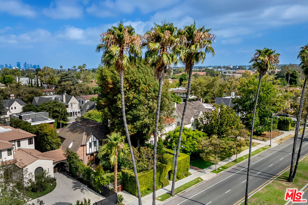 338 S Highland Ave
