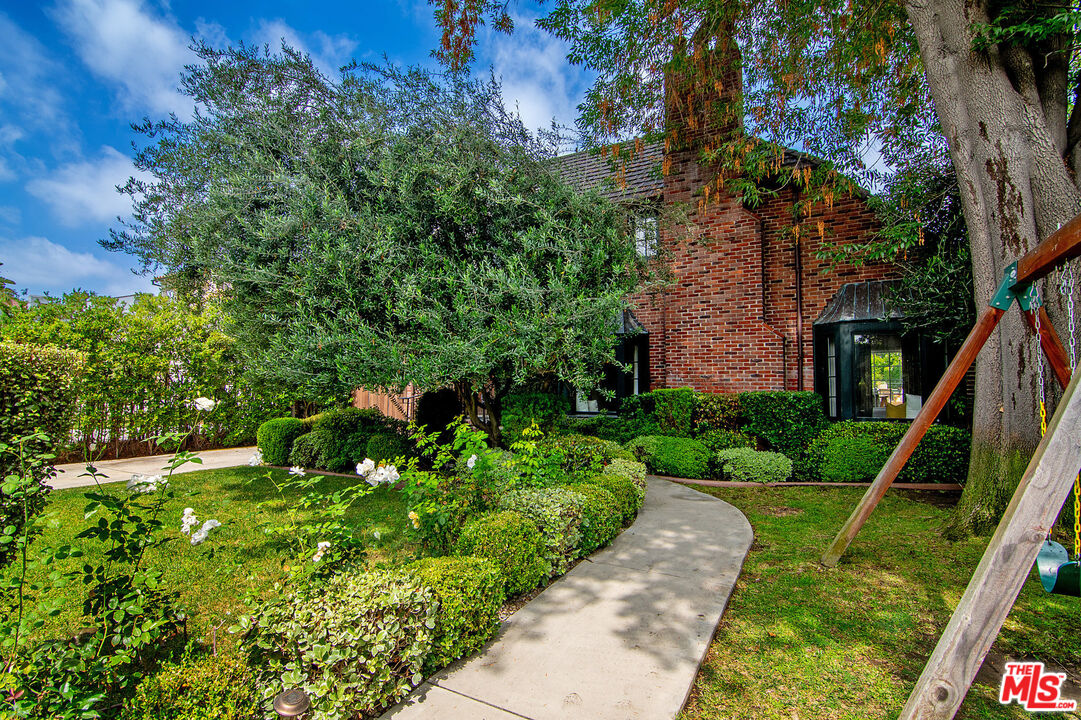 338 S Highland Ave