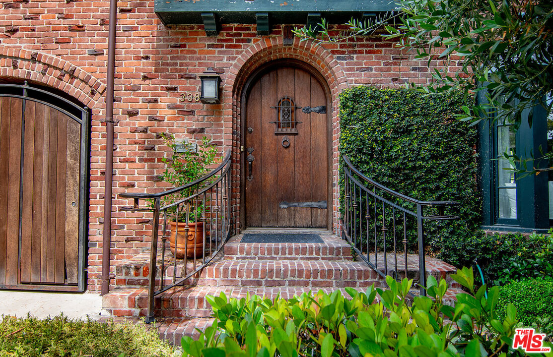 338 S Highland Ave