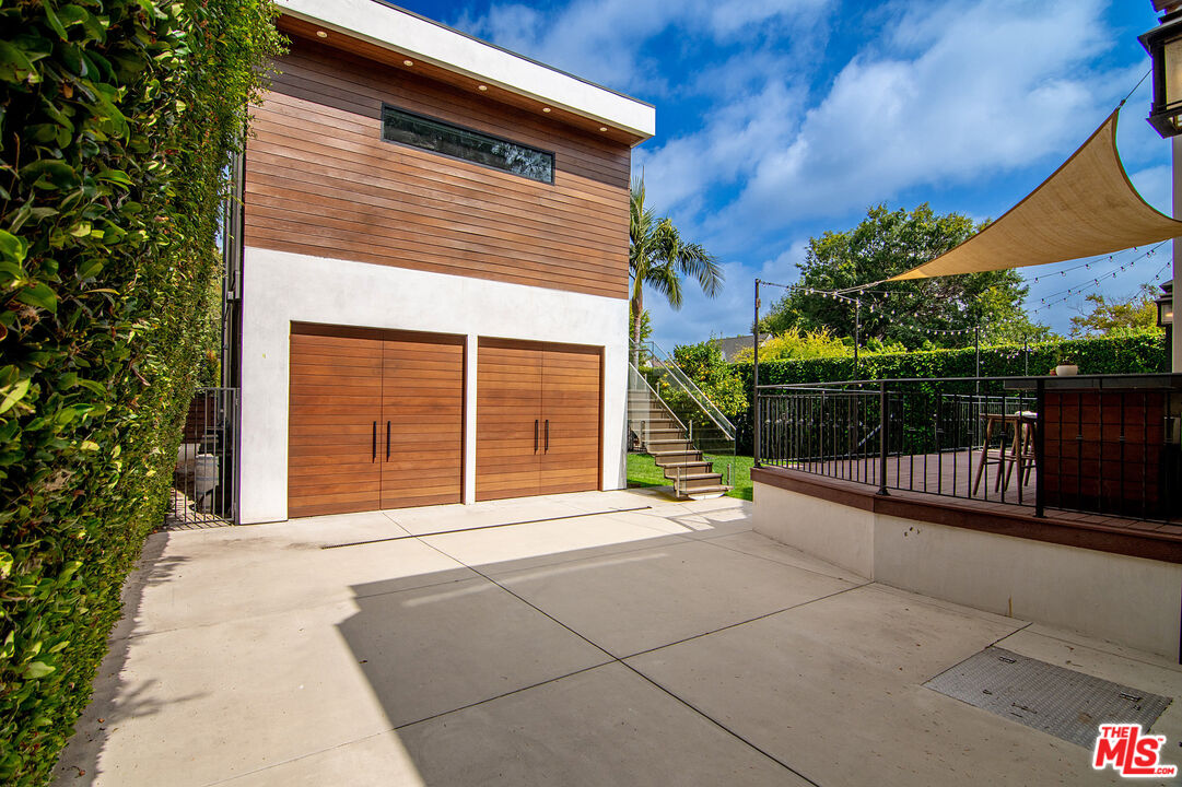 338 S Highland Ave