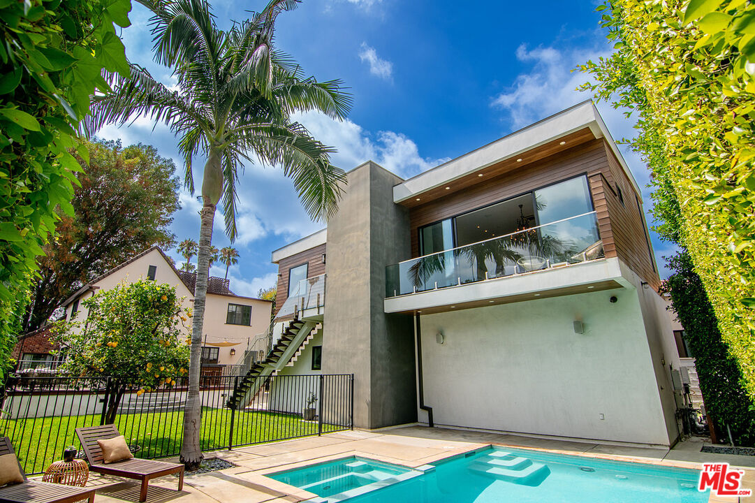 338 S Highland Ave