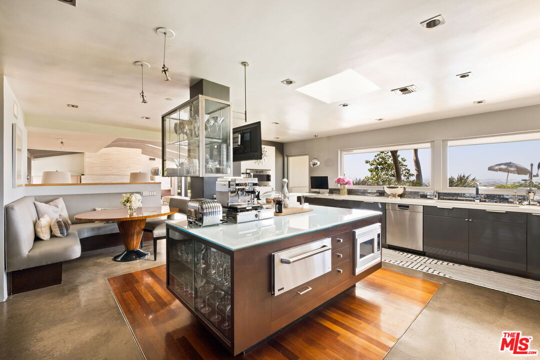 11531 Amanda Dr