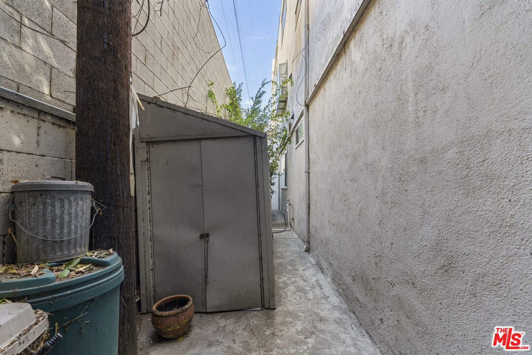 4445 Cartwright Ave Unit: 111