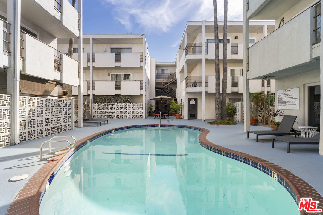 4445 Cartwright Ave Unit: 111