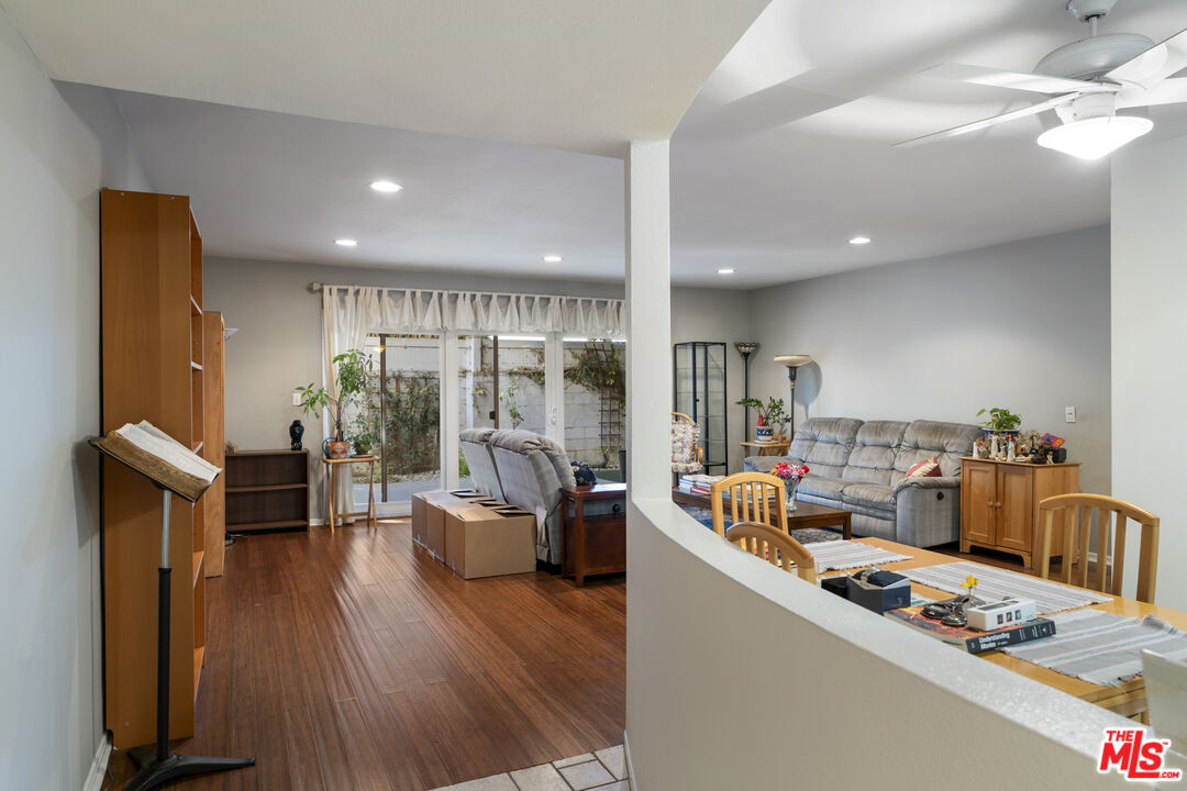 4445 Cartwright Ave Unit: 111