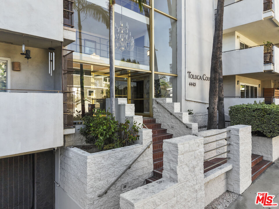 4445 Cartwright Ave Unit: 111